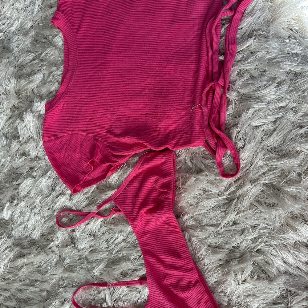 Alo Women's Pink Top and Bra